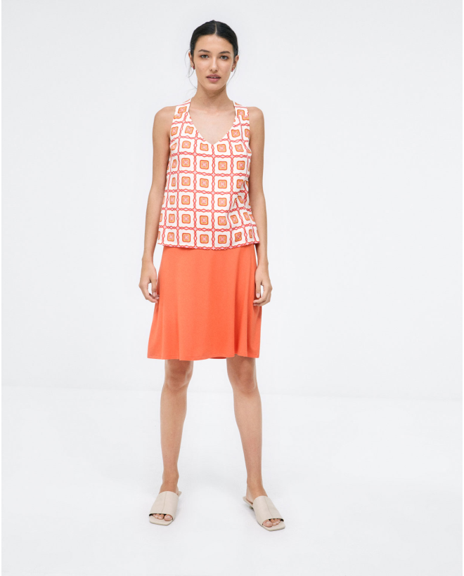 Tank top. V-neck. Coral