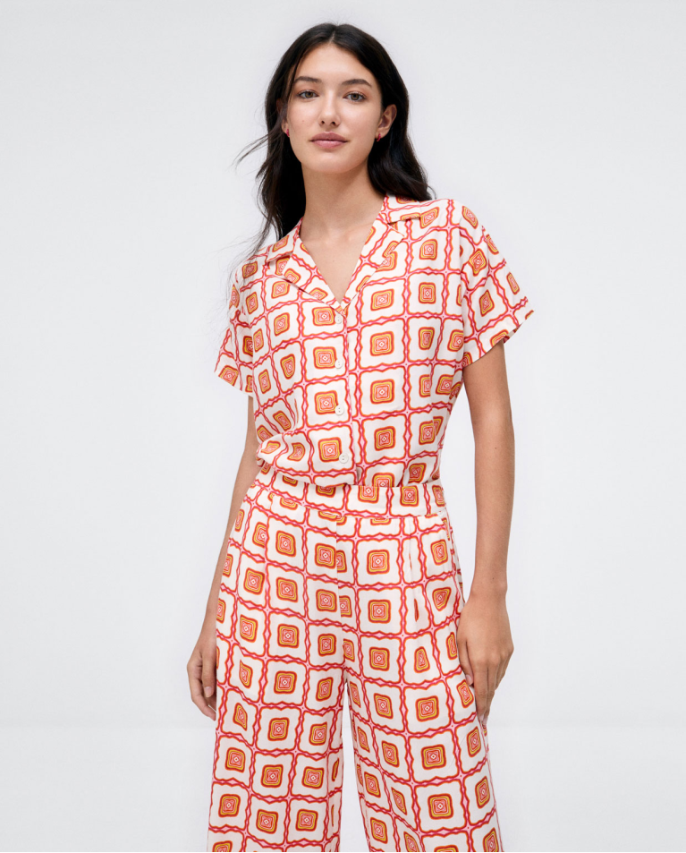 Wide straight ankle trousers. Coral