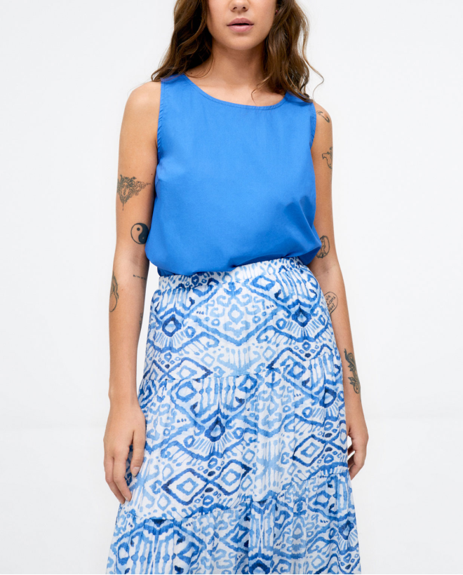 Long skirt with ruffles. e...
