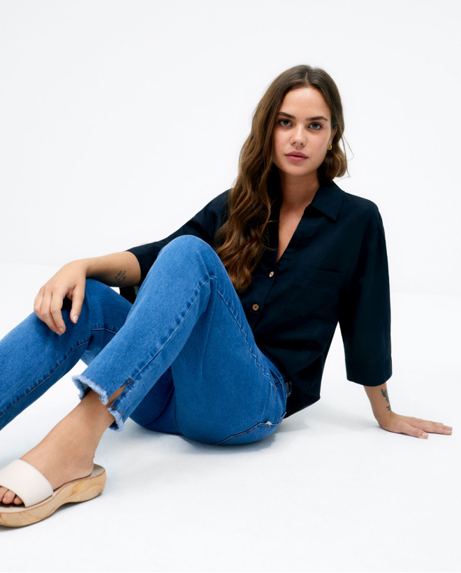 Calças direitas denim. Azul