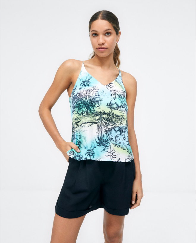 Tank top. V-neck. Green