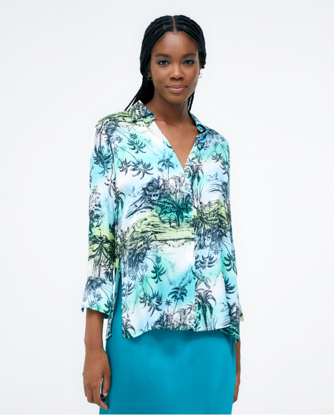 Long sleeve shirt with side slit. Green