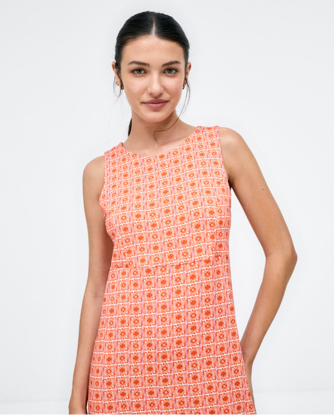 Vestido com cintas cruzadas...