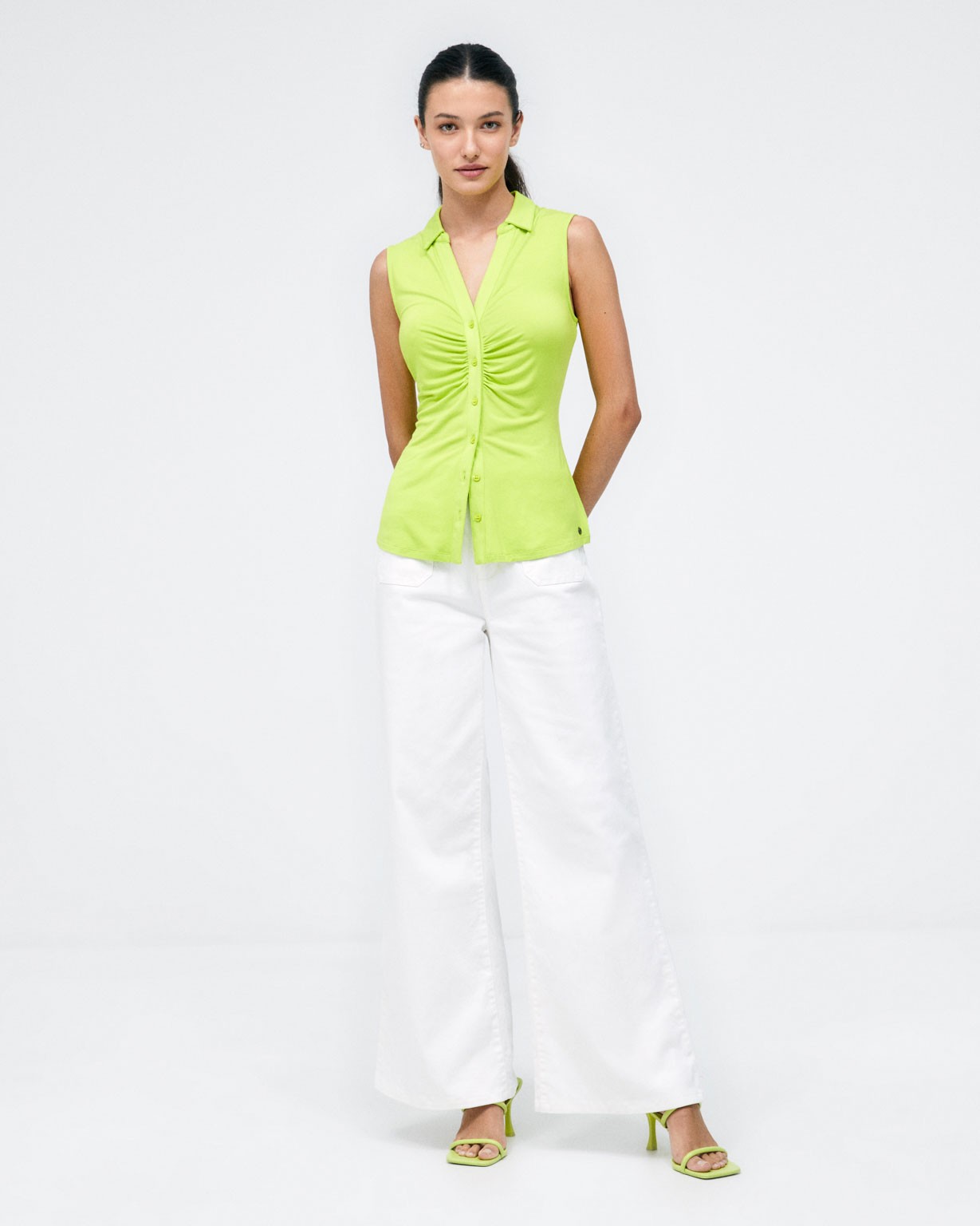 Gathe sleeveless shirt. Elastic.  Acid green