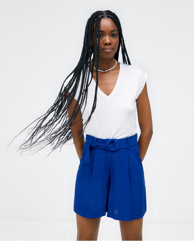 Pleated shorts with belt....