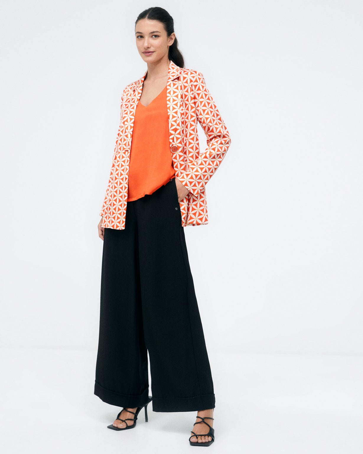 Camiseta de tirantes. Cuello en V. Lisa Naranja