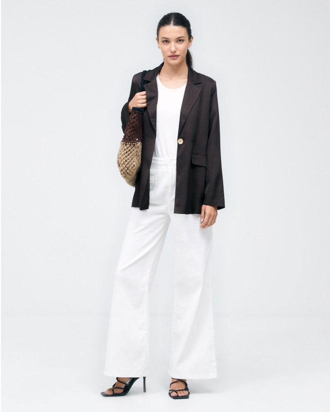 Blazer with flap pockets and belt. Plain Brown