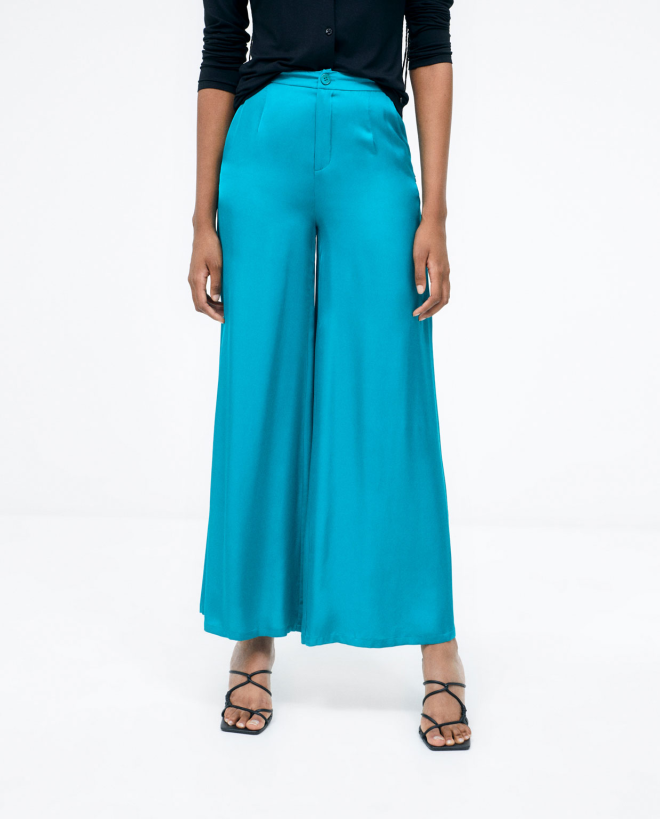 Wide trousers with darts. Plain Turquoise