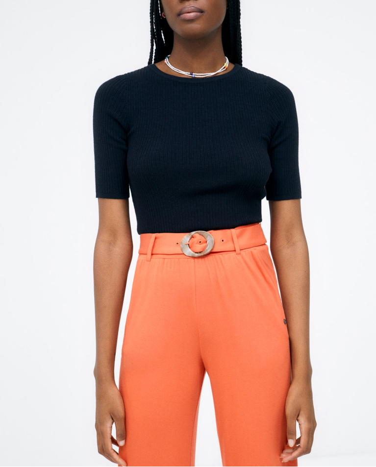 Pantalón largo con cinturón. Elástico. Liso Naranja