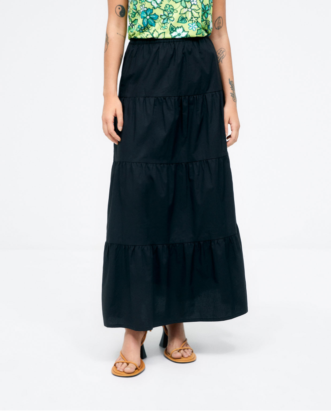 Long skirt with ruffles. Plain e Black
