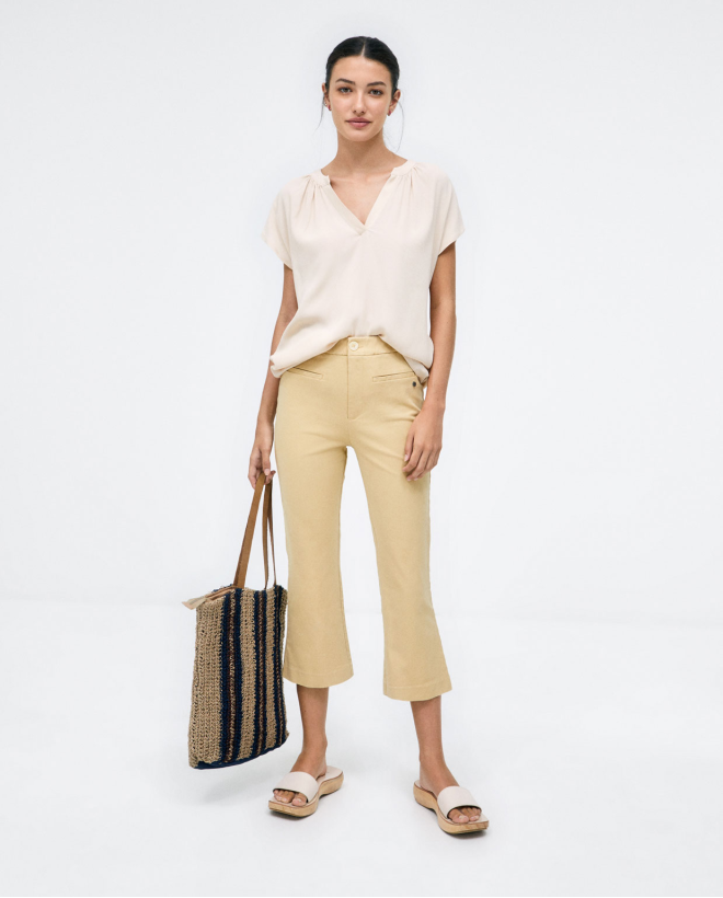 Short sleeve V-neck blouse....