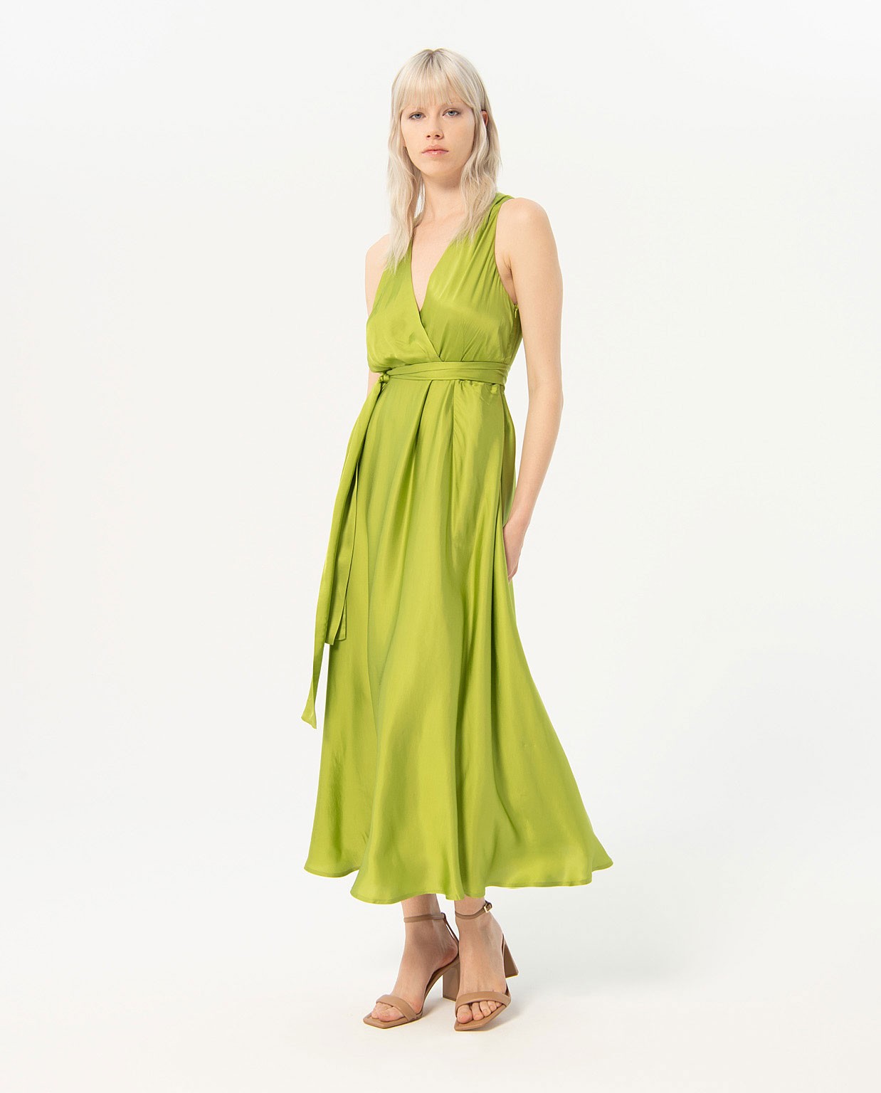Vestido satinado largo y cruzado liso Verde
