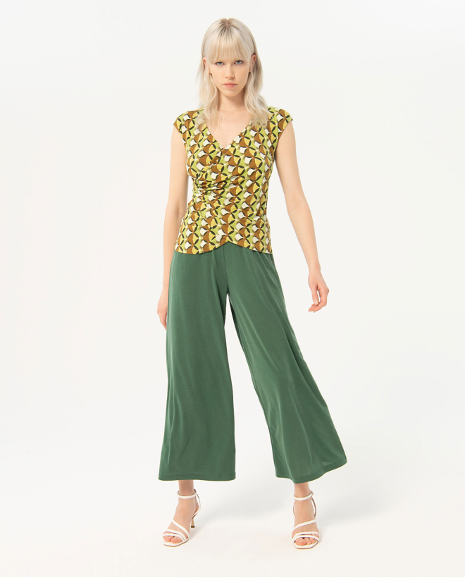 Top ajustado y cruzado estampada Verde