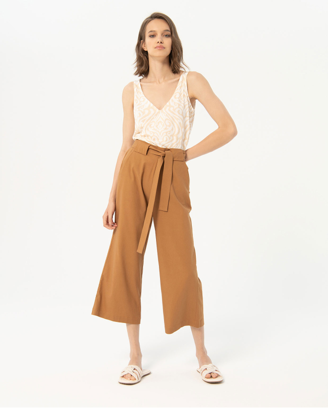 Pantalón cropped ancho y recto liso Camel Claro