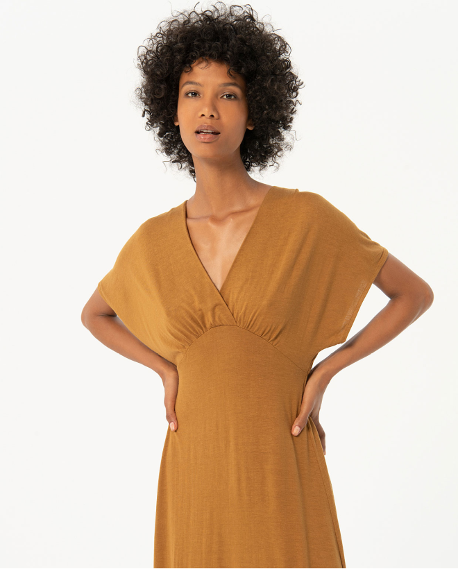 Vestido midi manga murciélago liso Camel Claro