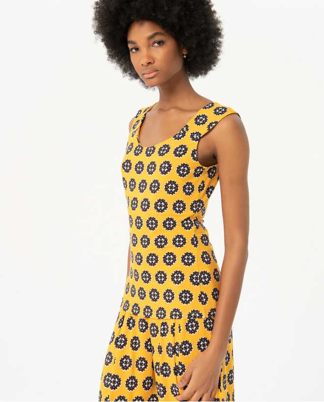 Camiseta tirante ancho estampada Amarillo