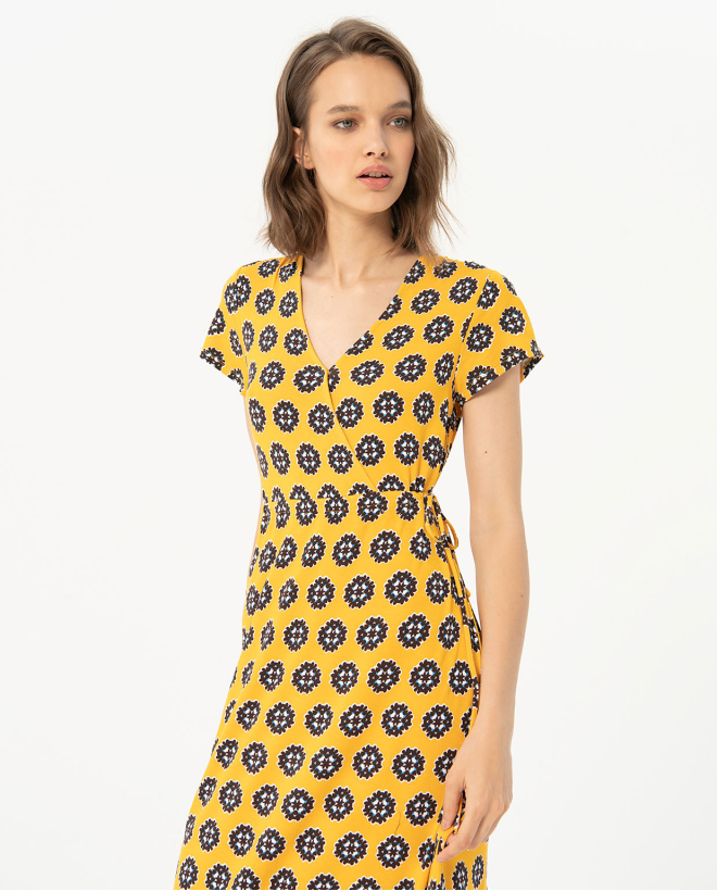 Vestido midi cruzado estampado Amarillo