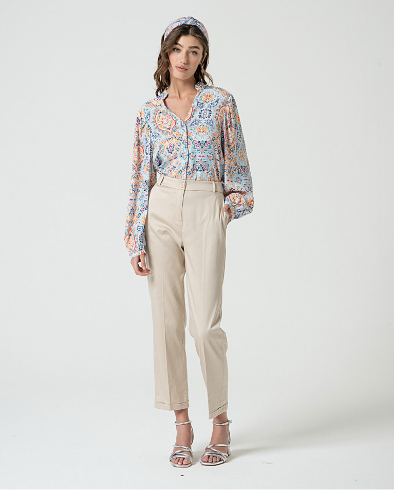 MU: Pantalón tipo chino Beige