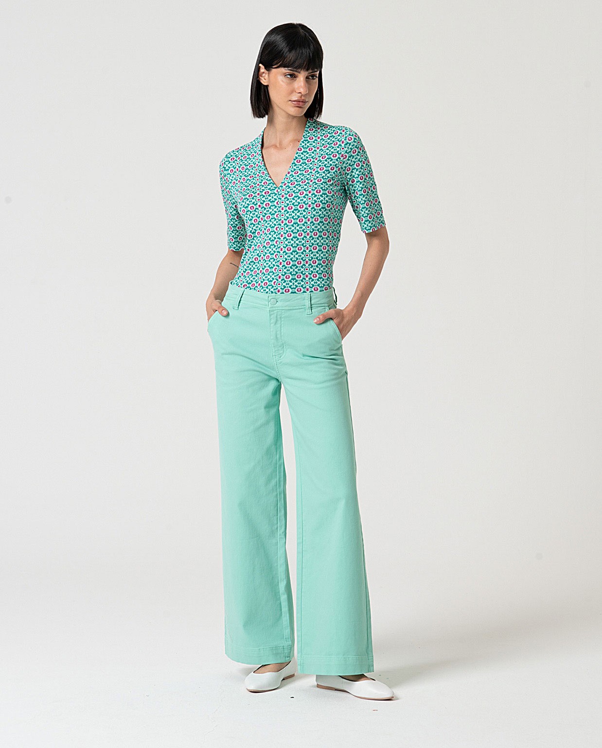 MU: Pantalón acampanado Verde Agua