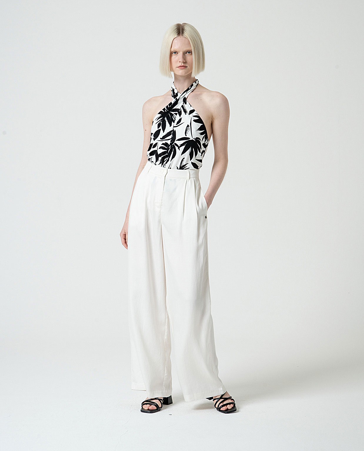 MU: Pantalón amplio con pinzas Blanco