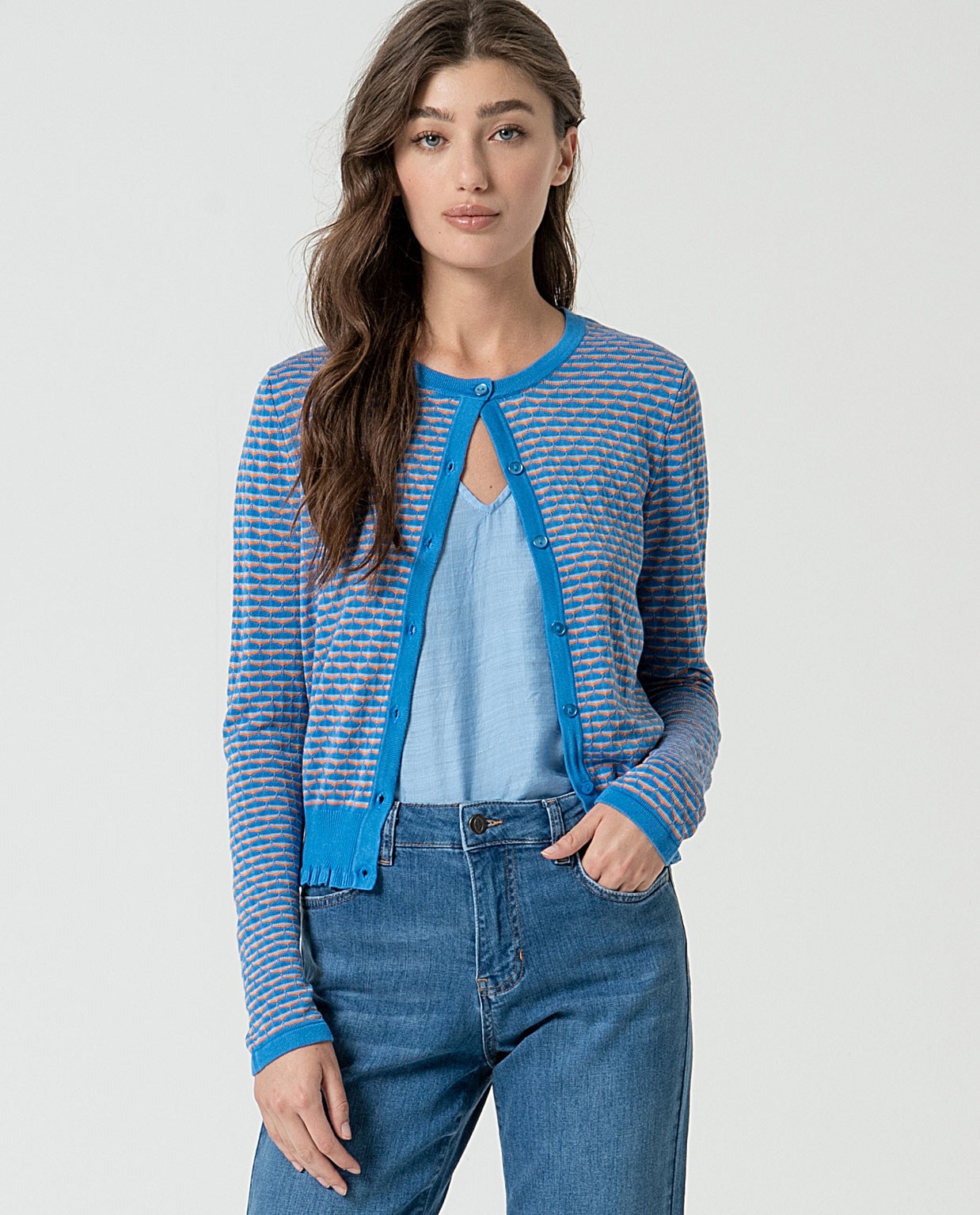 MU:Fitted cardigan with box collar and ruffle hem Blue