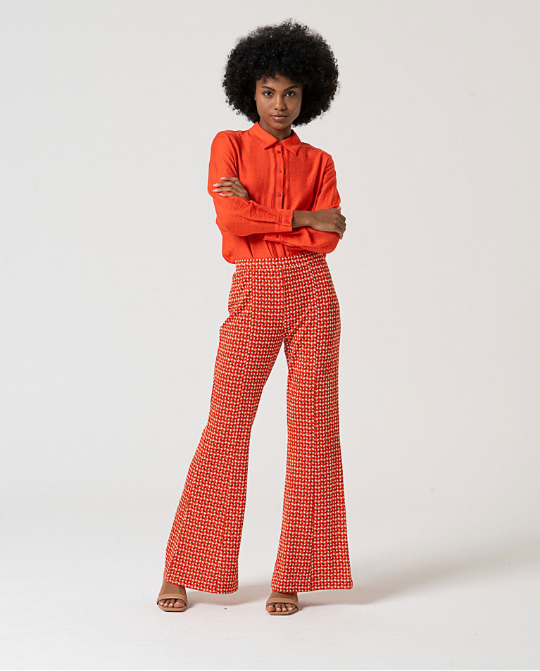 MU: Pantalón largo tipo flare Rojo