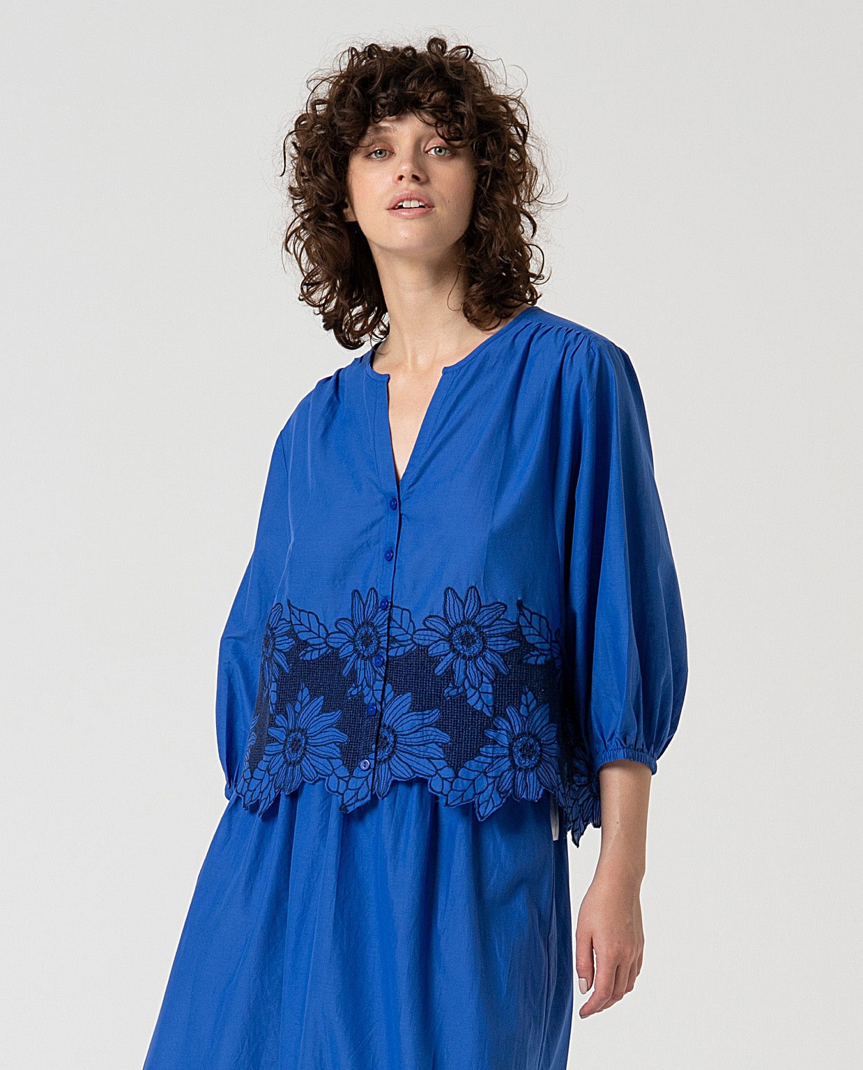 MU:Oversized blouse with hem Cobalt Blue