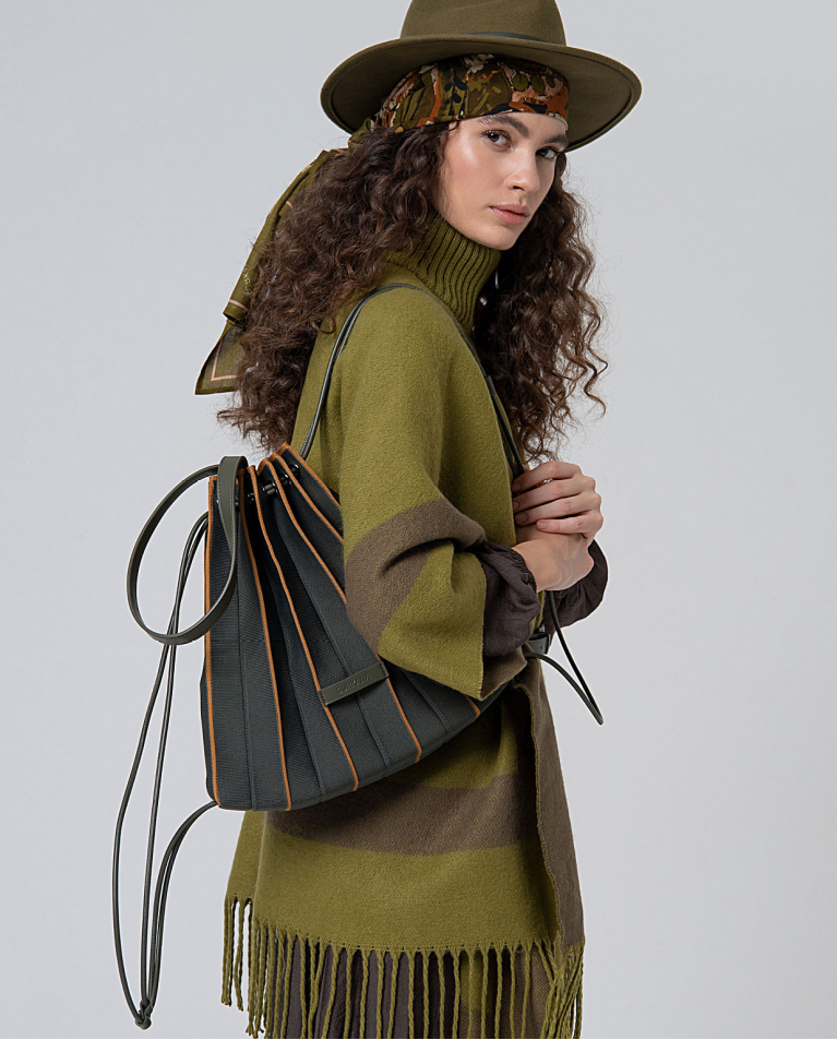 Knitted backpack-bag with toiletry bag Khaki