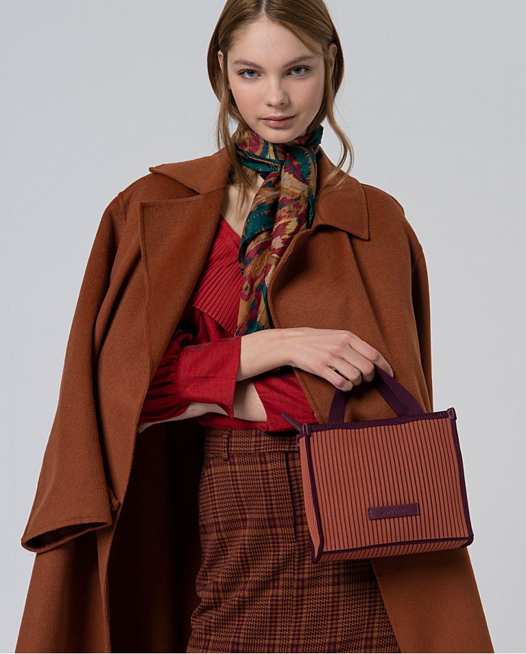 Knitted mini shopper with double handle Brown