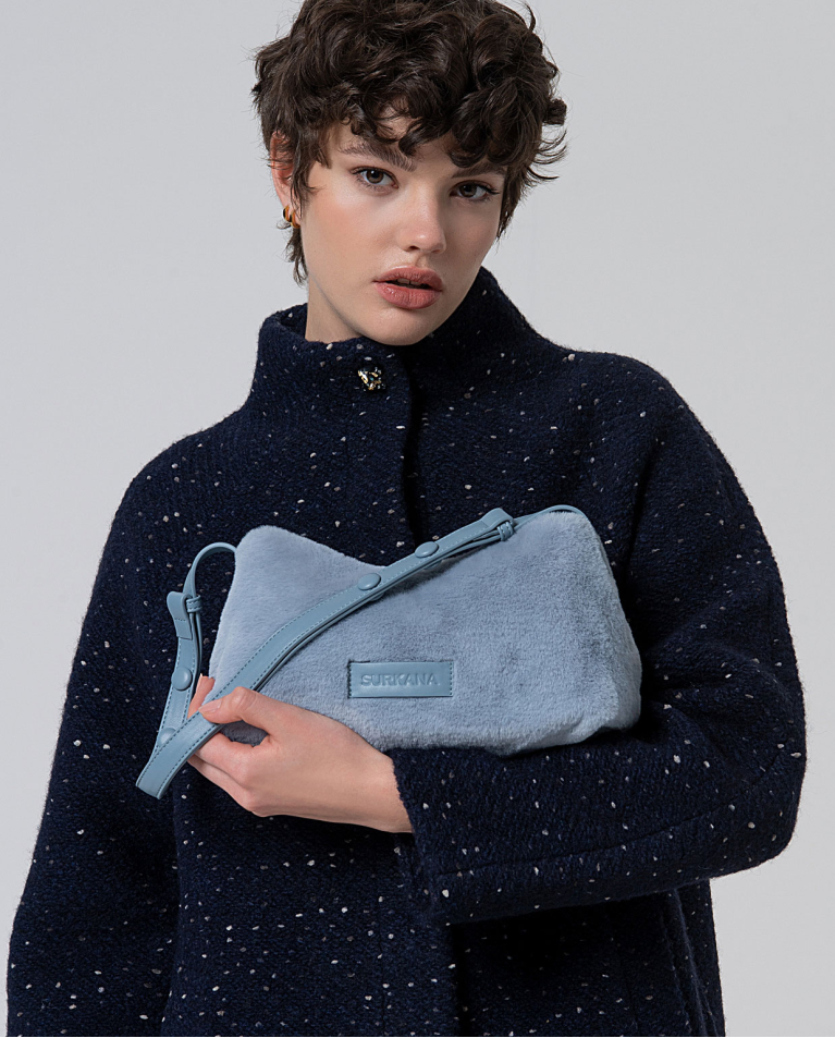 Bandolera peluche con asa multiposición Azul Empolvad