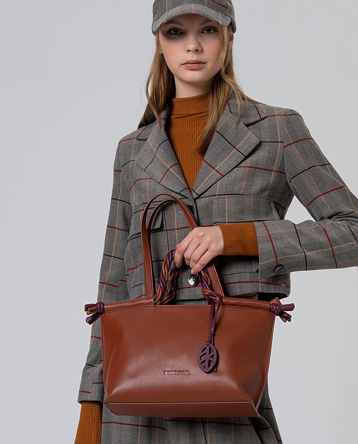 Bolso de mano con doble asa bicolor Toffee