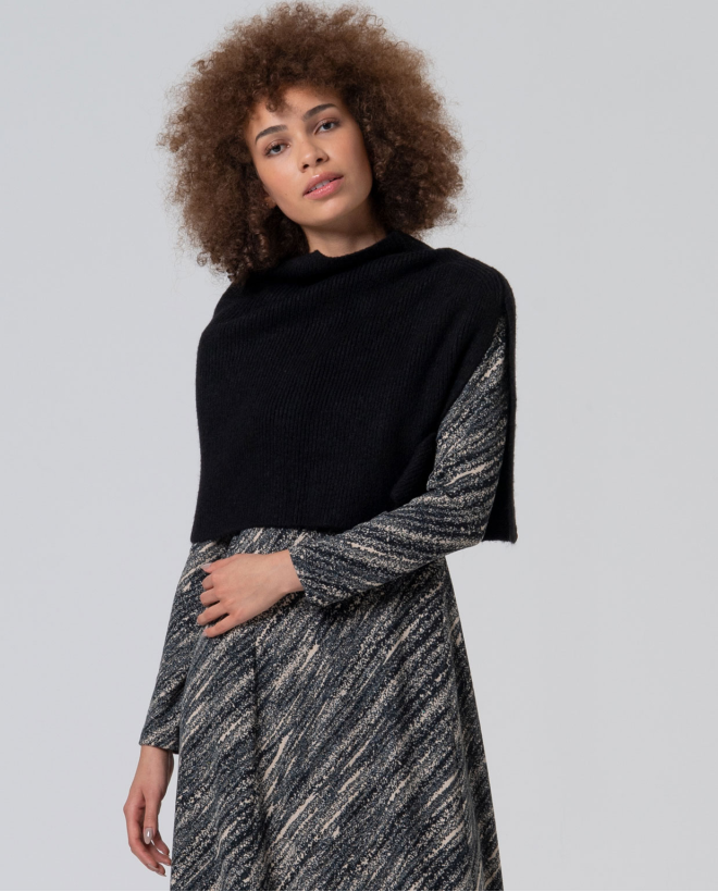 Asymmetrical short poncho with perkins collar Black