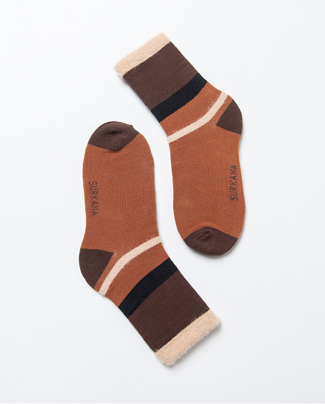 Medium jacquard socks with fur detail. Brown