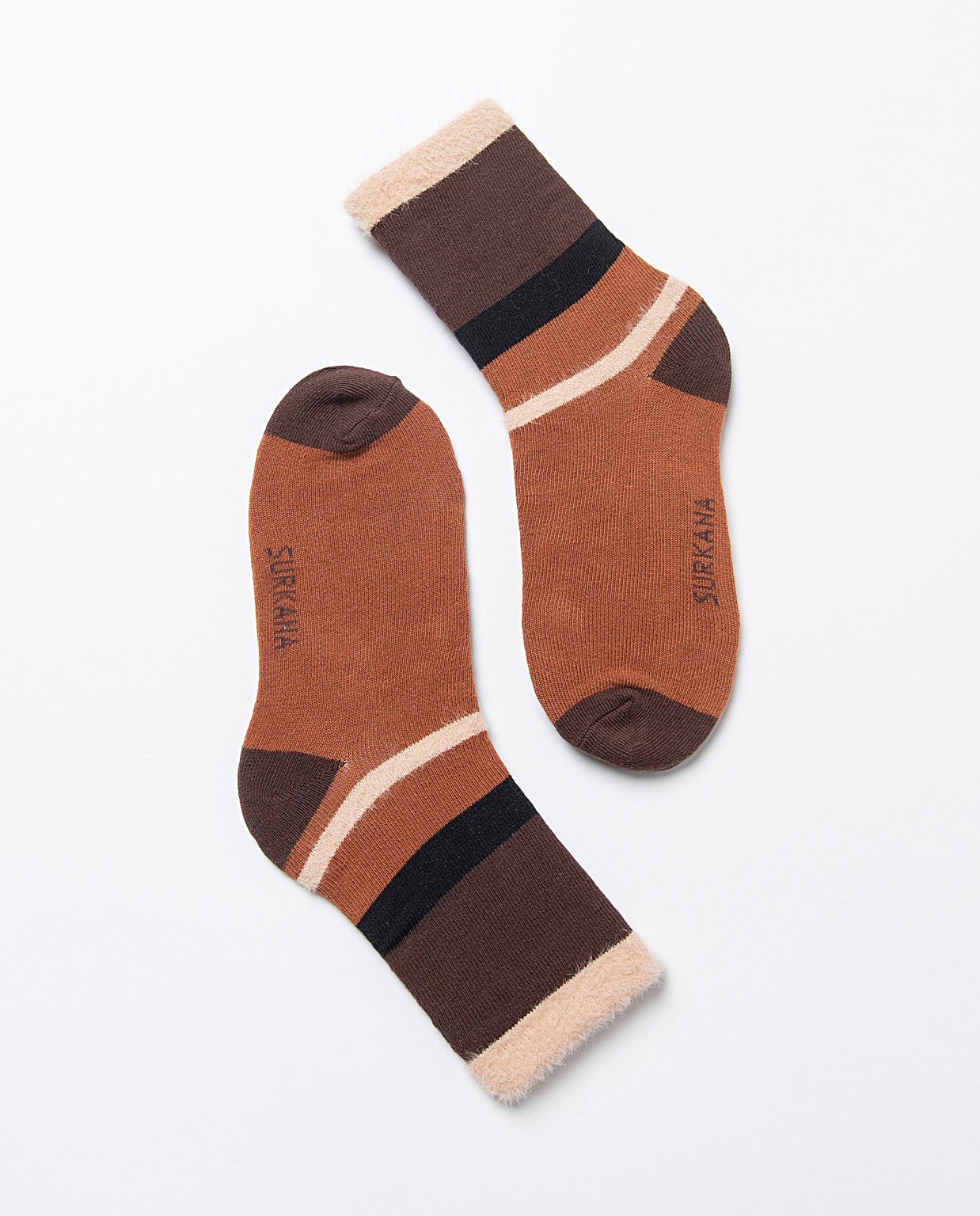 Medium jacquard socks with fur detail. Brown