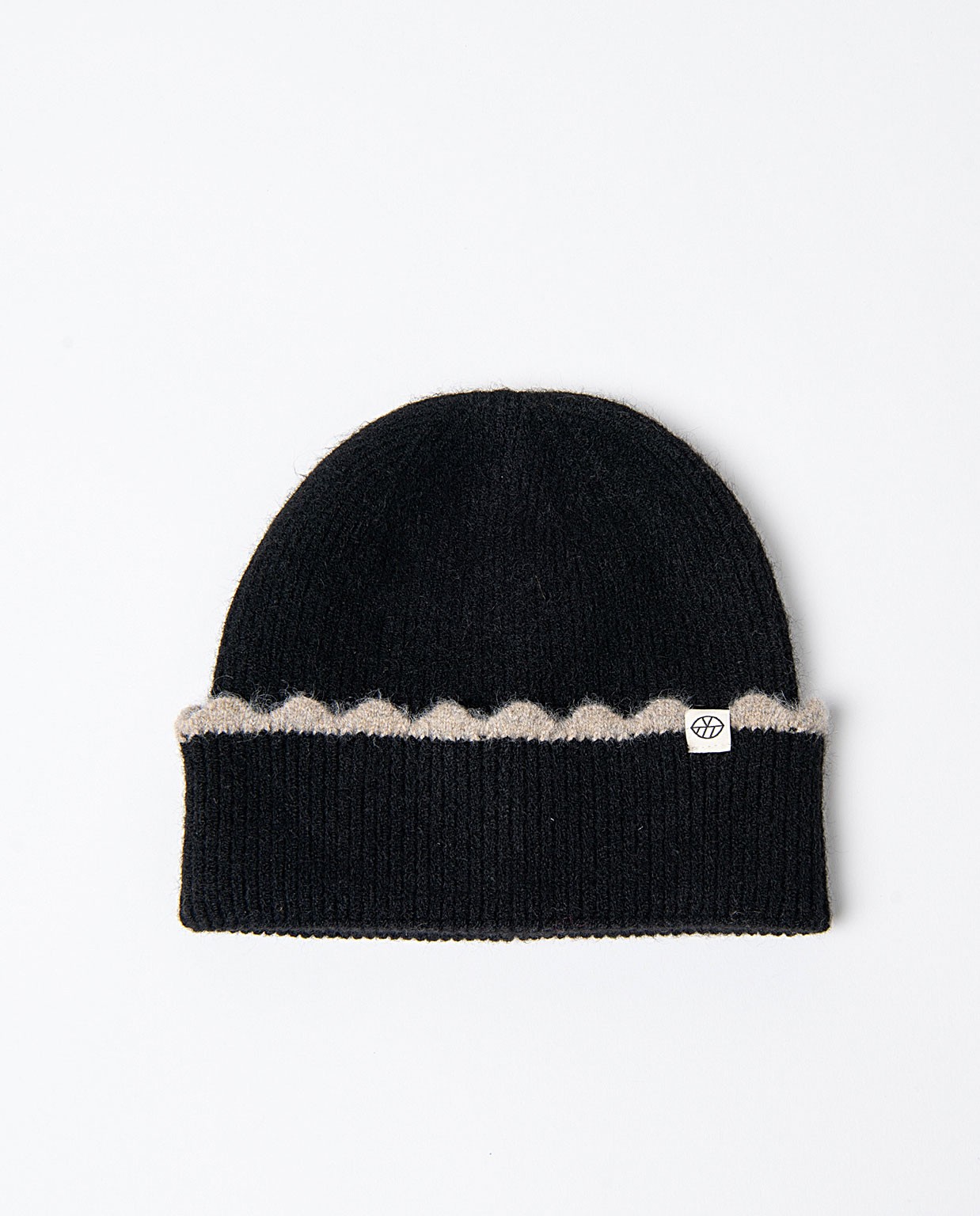 Knitted beanie with contrasting details Black