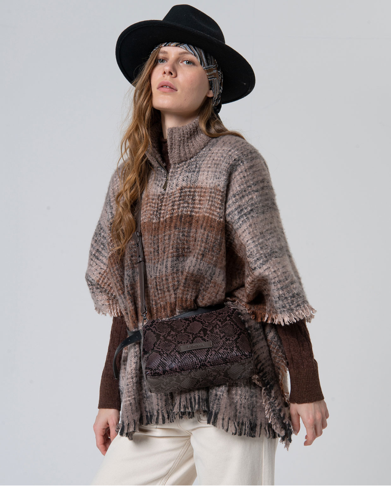 Plaid poncho with zipper closure Chocolate