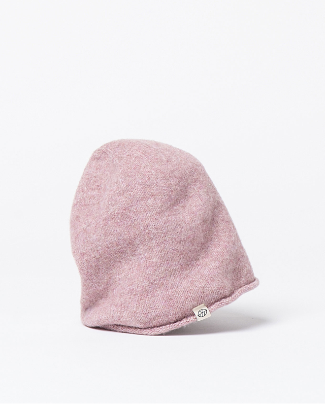 Plain tricot beanie with a twist Pale Pink