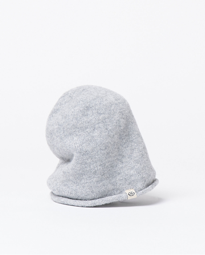 Plain tricot beanie with a twist Grey