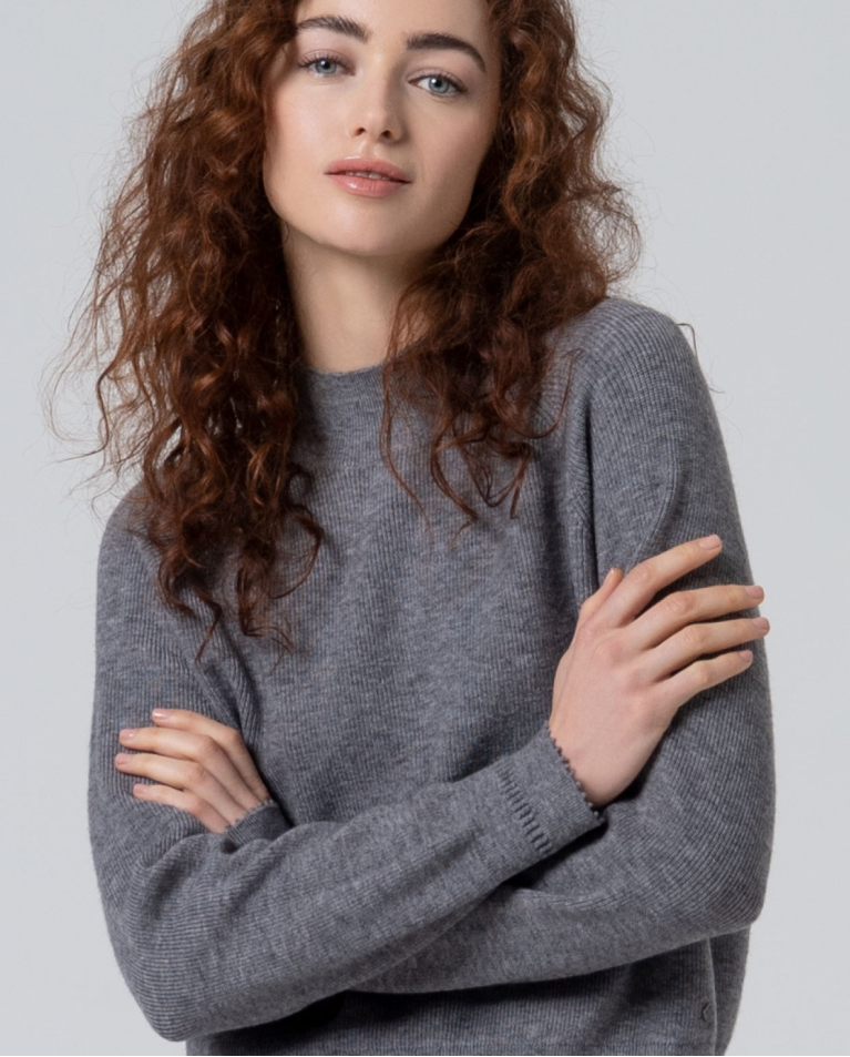 Jersey canalé cuello perkins Gris