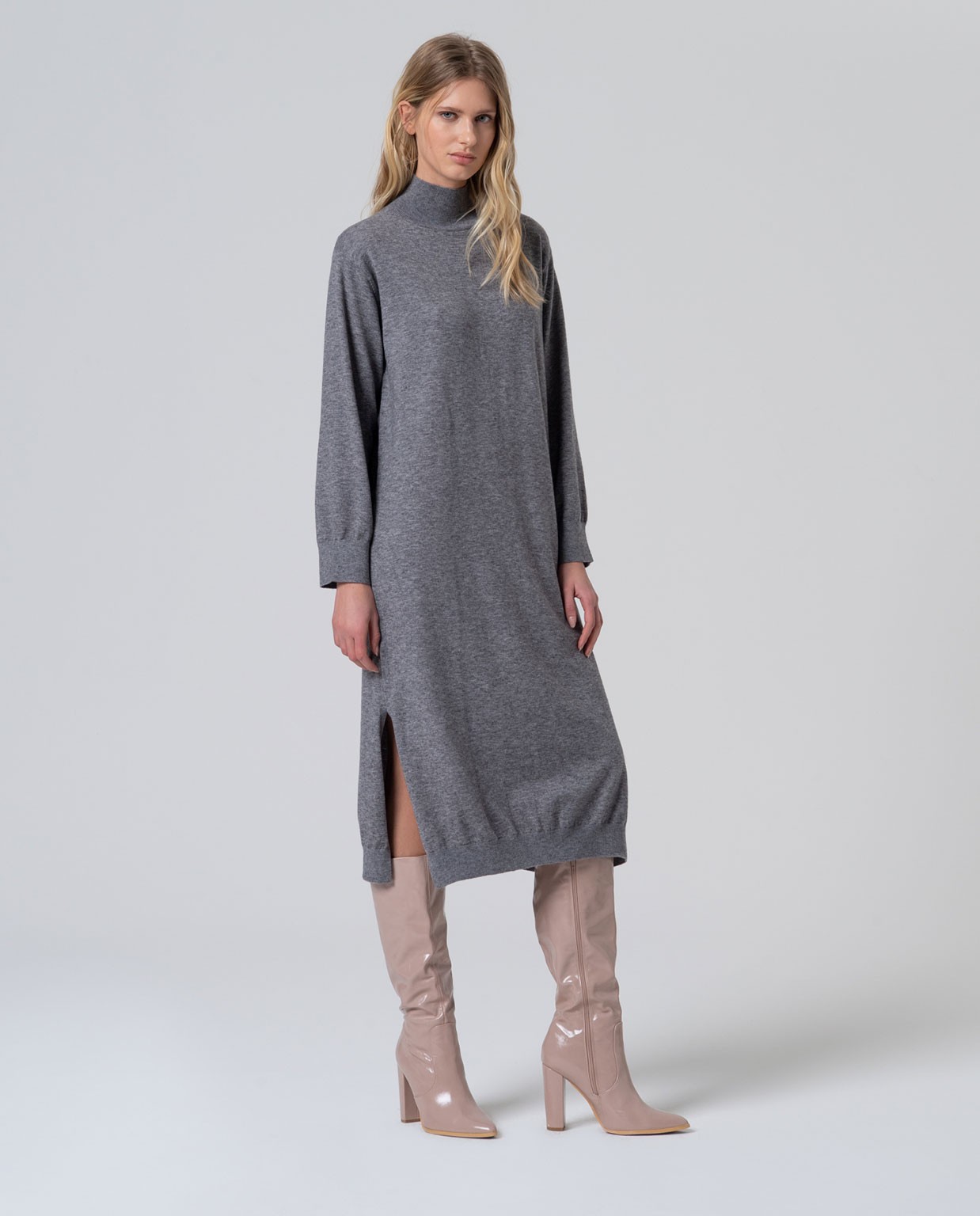 Vestido midi oversize con abertura Gris