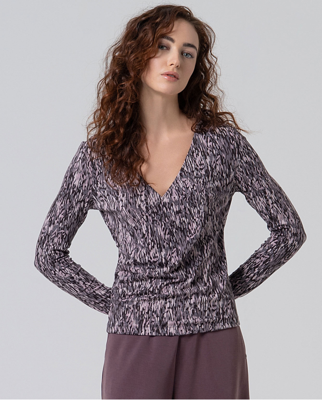 Camiseta escote pico cruzado Gris