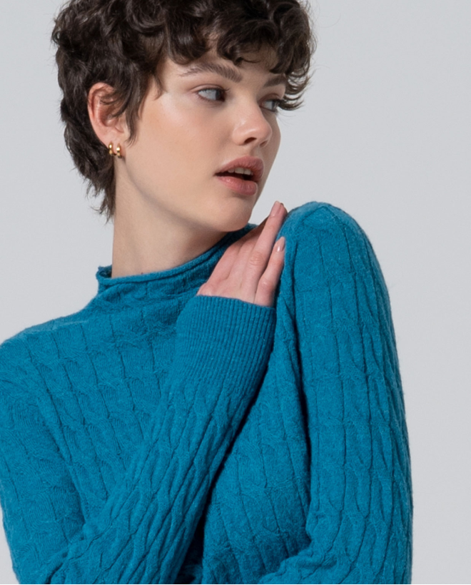 Braided knit sweater with perkins collar Blue