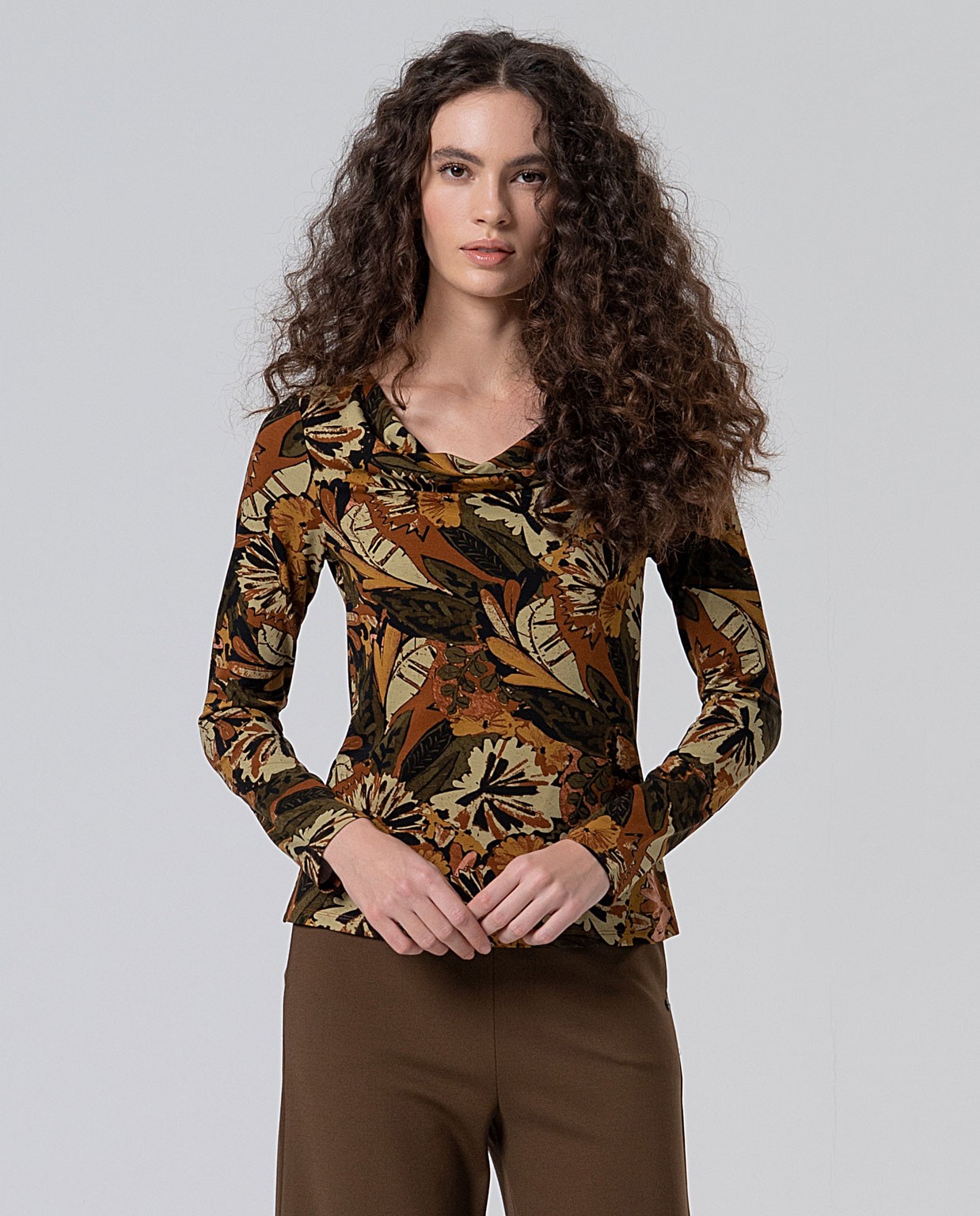 Camiseta elástica con escote drapeado Kaki