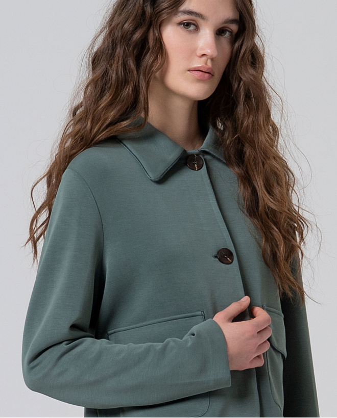 Chaqueta corta de modal con...