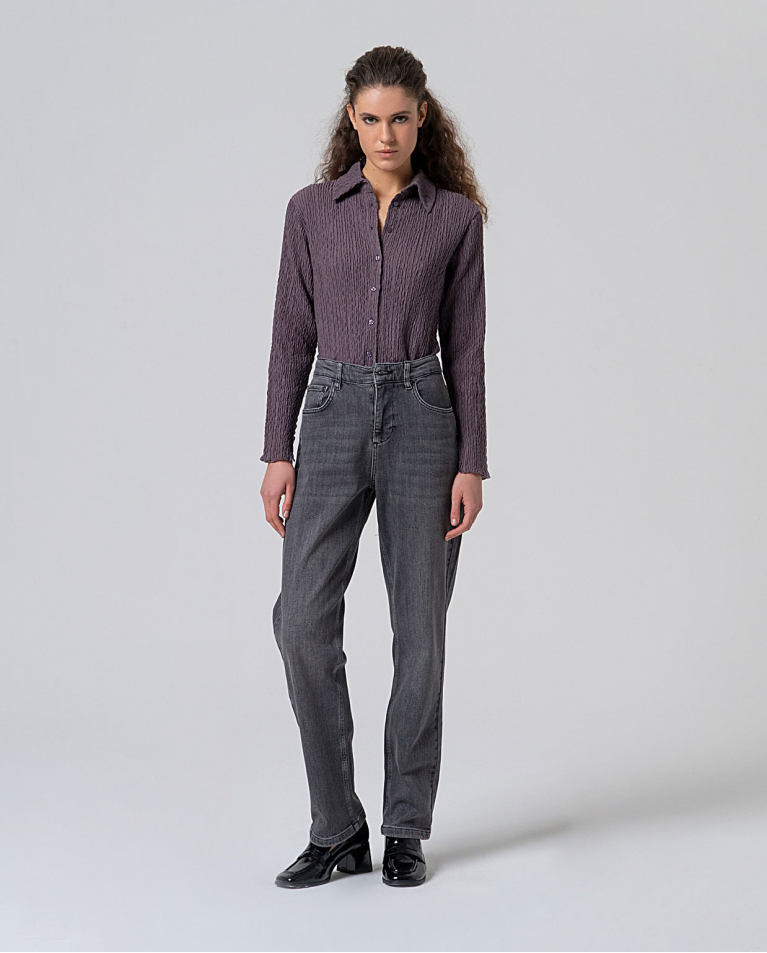 Pantalón vaquero mom fit Gris