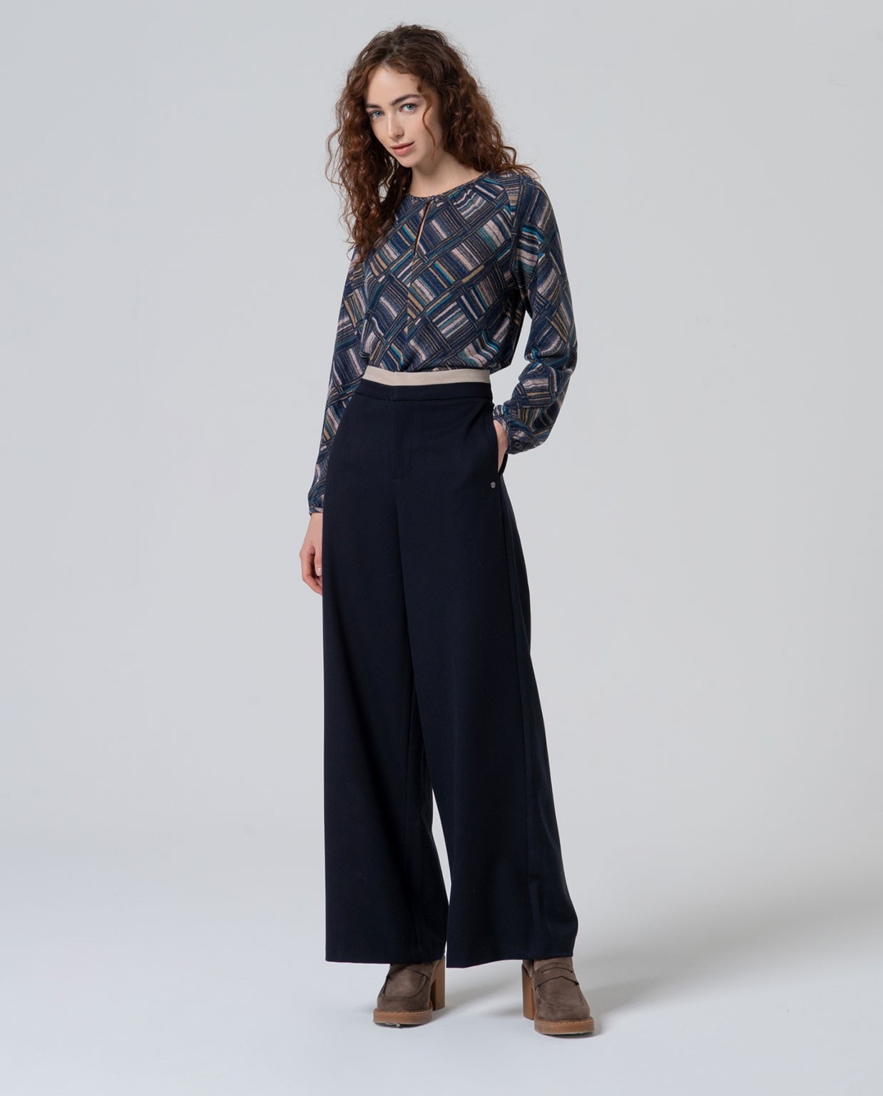 Pantalón wide leg con contraste en cintura Marino