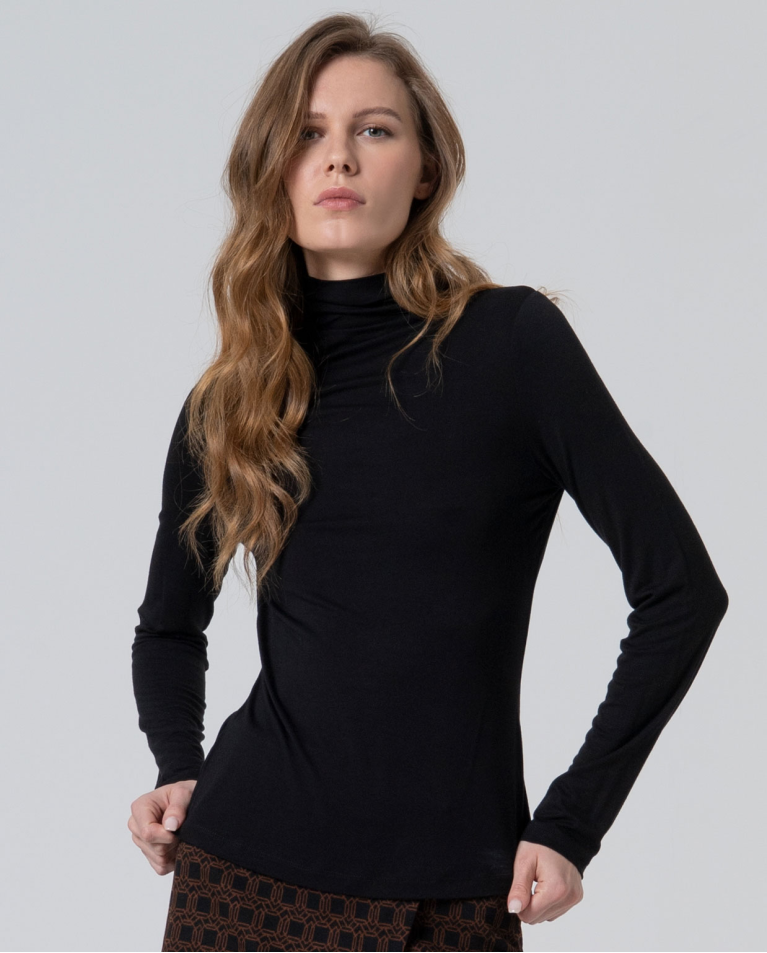 Camiseta cuello alto de viscosa bambú Negro