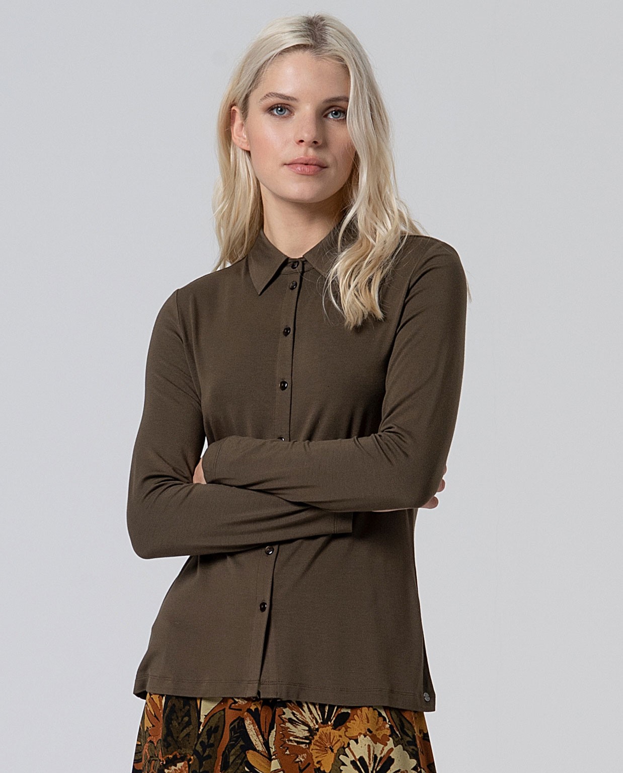 Camisa elástica y suave de bambú Kaki Oscuro