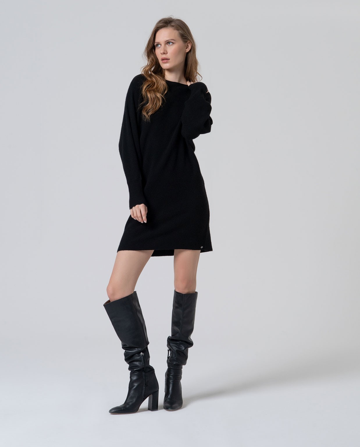 Knitted dress with puffed sleeves Black