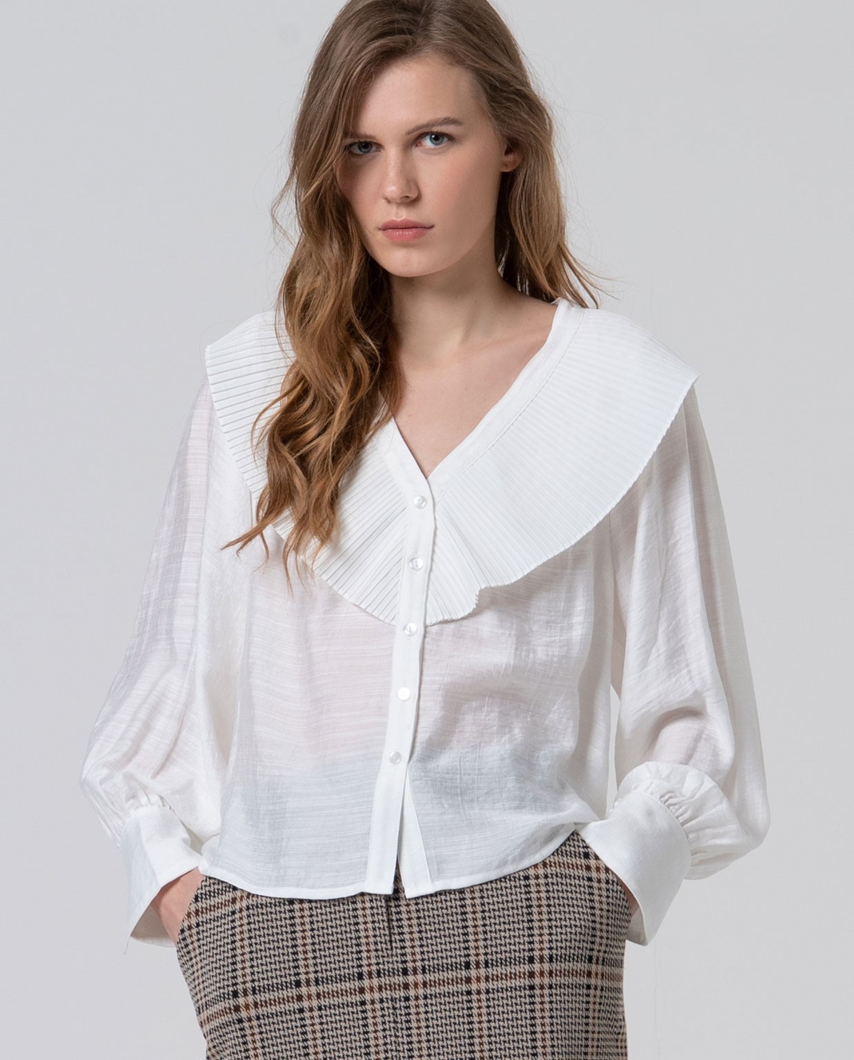 Babydoll collar shirt XL White